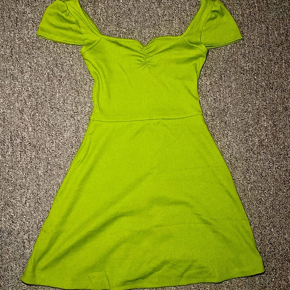 Green heart neckline summer dress - Picture 3 of 6